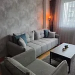 Nest On Nine Apartment *