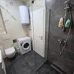 Nest On Nine